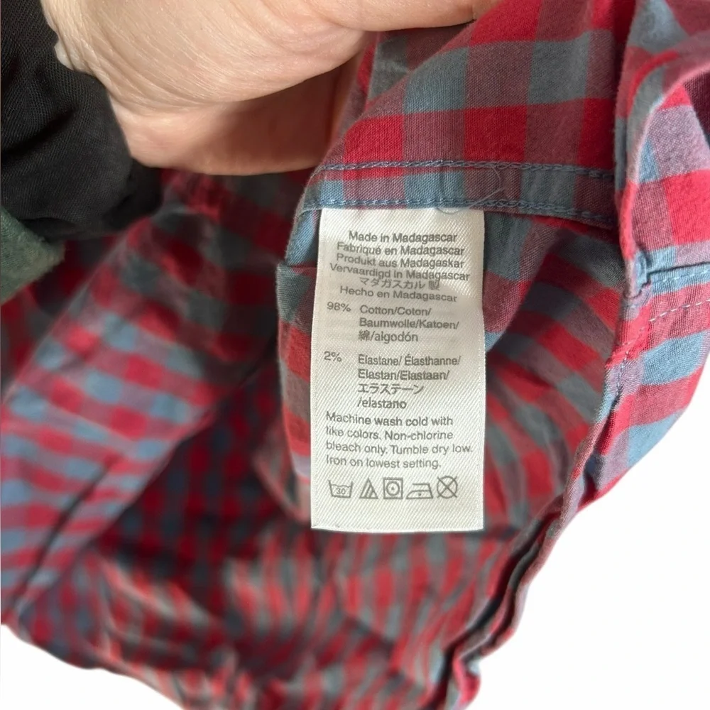 J. Crew Red and Blue Flex Wash Slim Fit Button Up Dress Shirt Mens Sz Medium